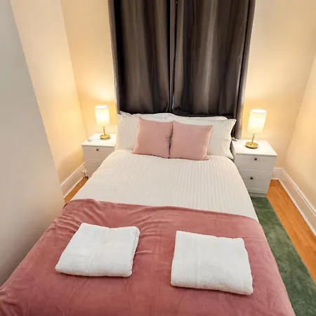 Spacious 3-bed House Near Uni And Town Centre *